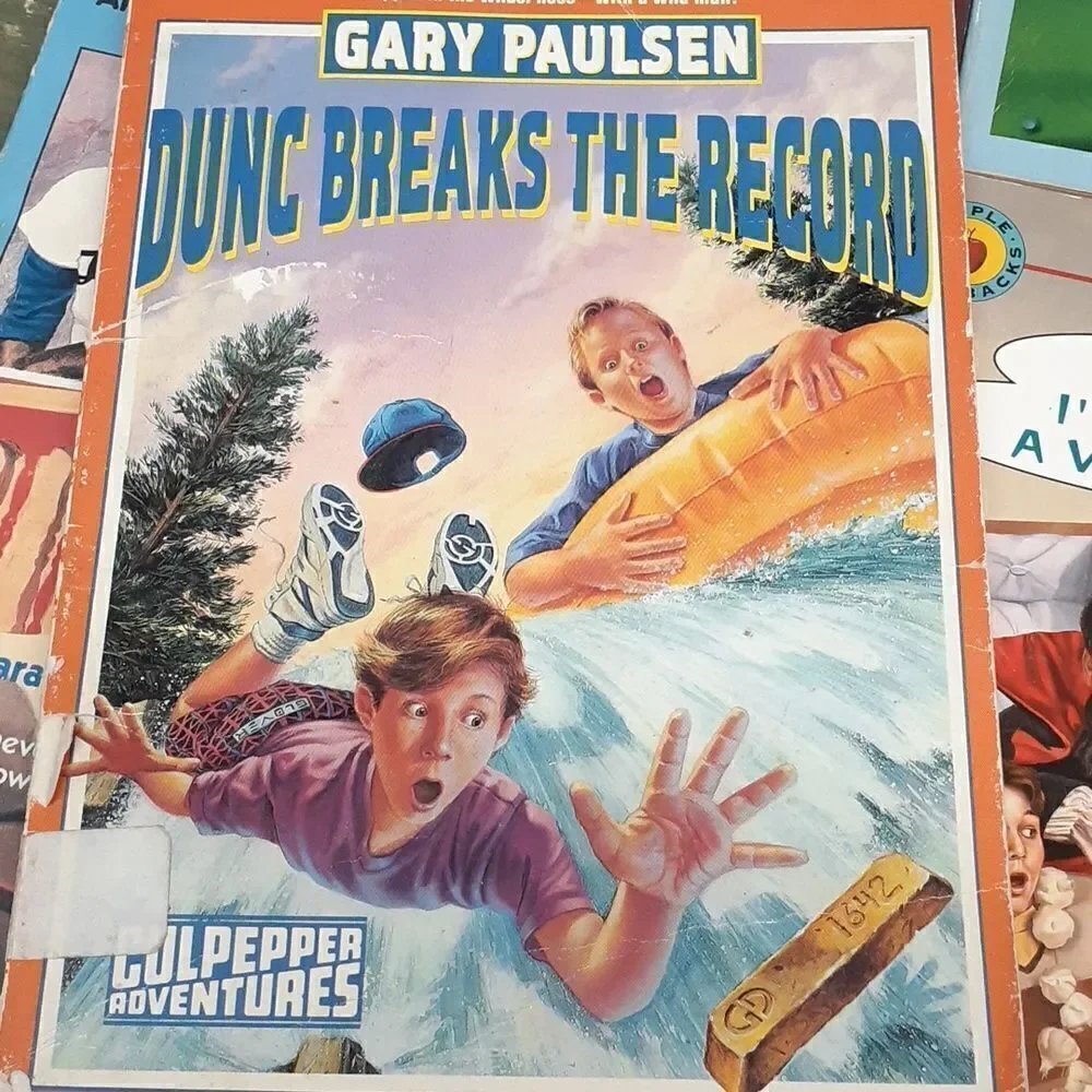 9 classic children's chapter books, including several‎ titles from Scholastic
